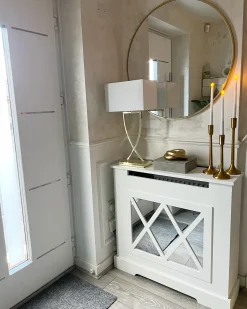 Outlet Beliani Lampada da tavolo YASUNI Metallo Bianco/Oro Bianco Oro