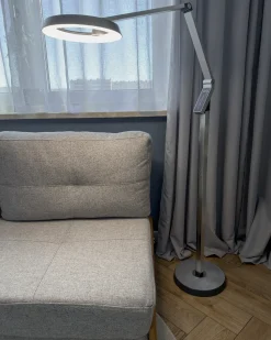 Outlet Beliani Lampada da terra a LED CARINA con dimmer Metallo Argento