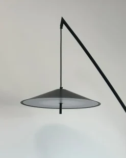 Outlet Beliani Lampada da terra a LED COMALIE Metallo Nero