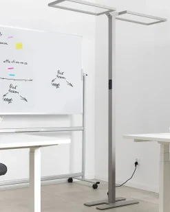Clearance Beliani Lampada da terra a LED SCULPTOR con sensore di movimento Metallo Argento