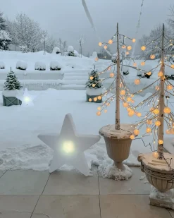 Hot Beliani Lampada da terra LED per esterni OLSAN Stella 76 cm Bianco