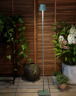 Beliani Lampada da terra senza fili a LED GAVARRESA con dimmer Metallo Verde
