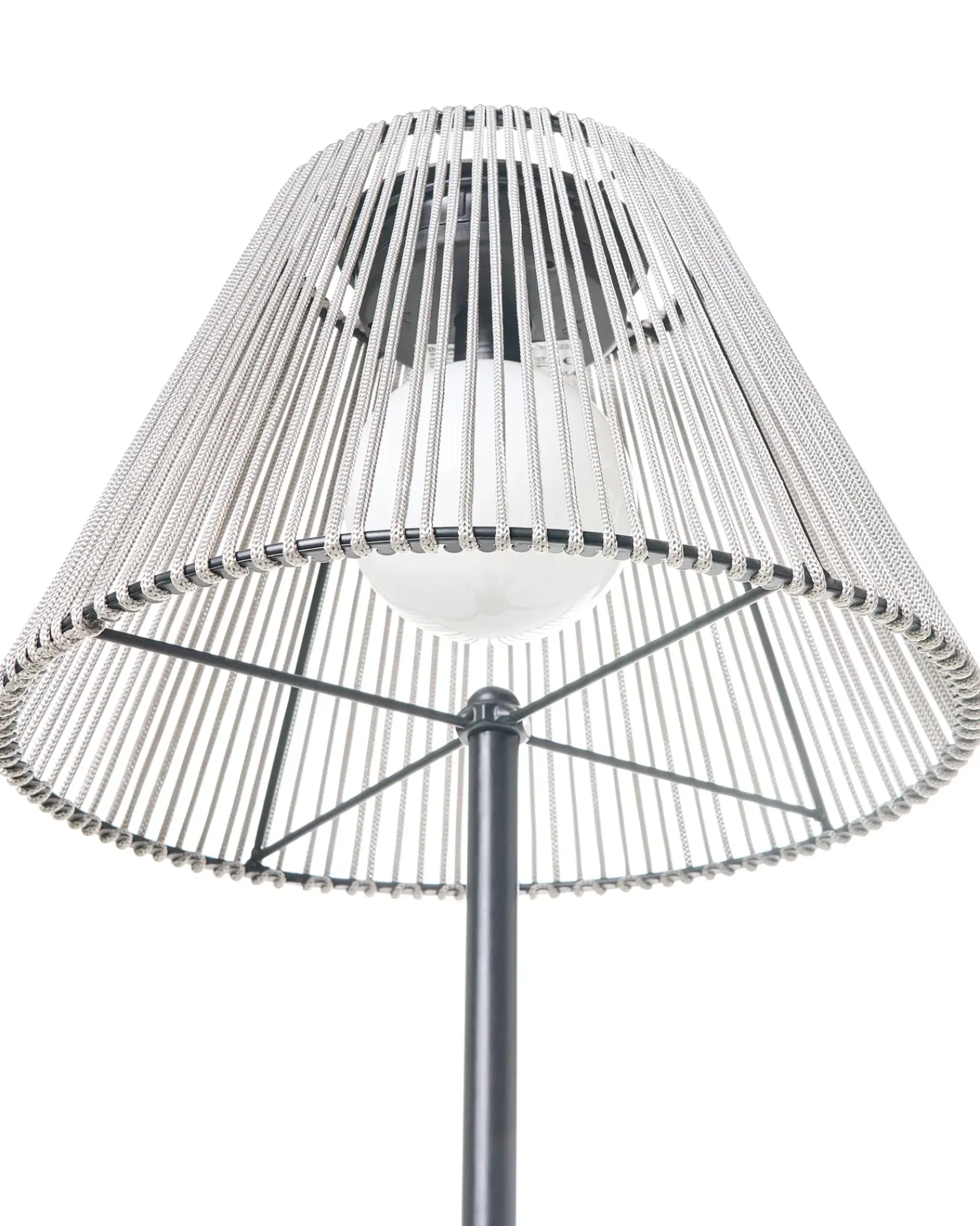 New Beliani Lampada da terra solare a LED per esterni LUETE Grigio