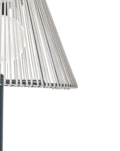 New Beliani Lampada da terra solare a LED per esterni LUETE Grigio