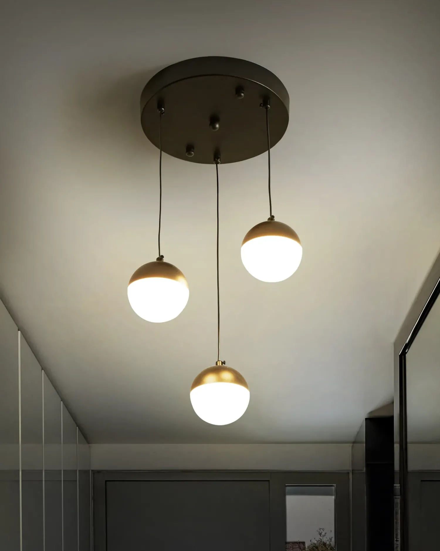 Discount Beliani Lampadario a LED ANKOBRA Metallo Nero Bianco Nero