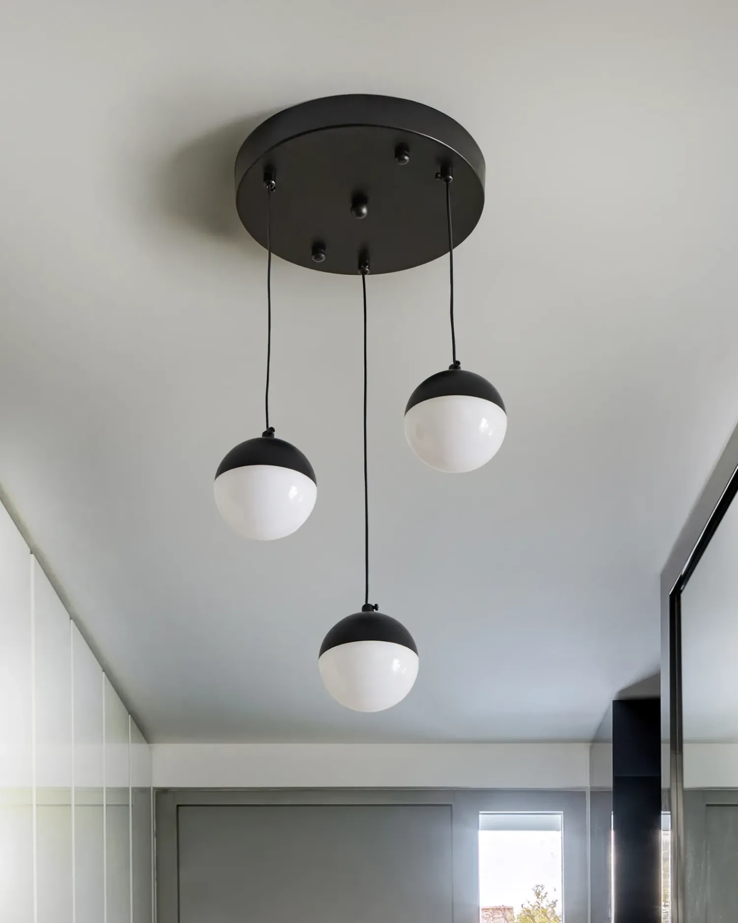 Discount Beliani Lampadario a LED ANKOBRA Metallo Nero Bianco Nero