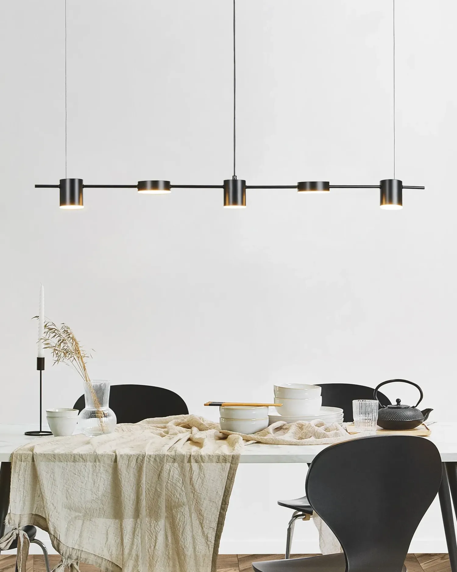 Beliani Lampadario a LED SESTRA Metallo Nero