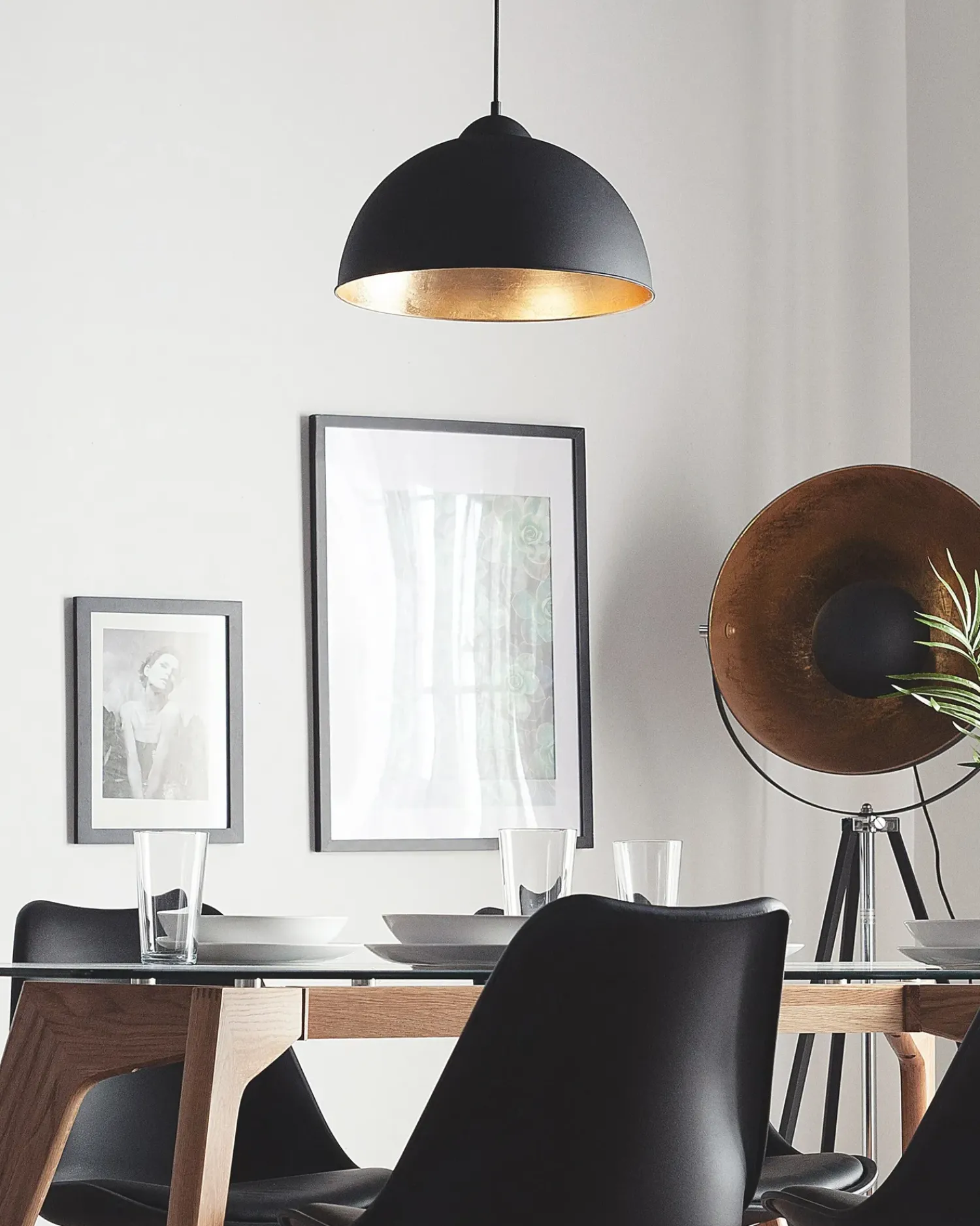 Clearance Beliani Lampadario CETINA Metallo Nero Oro Nero