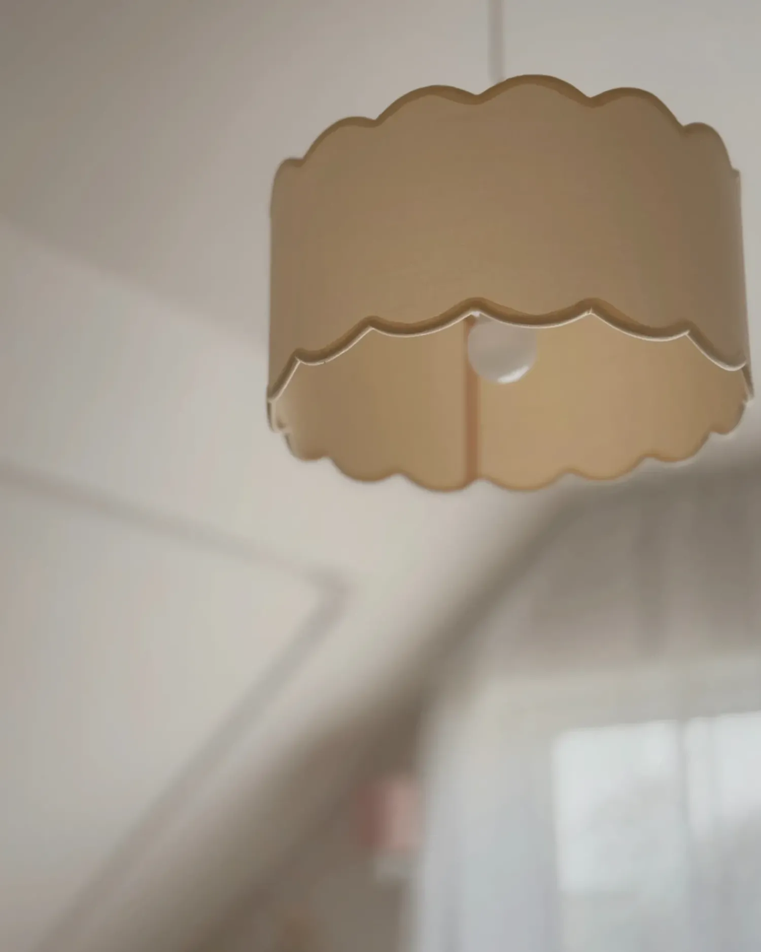 Online Beliani Lampadario GAIREZI Metallo Bianco/Beige Bianco Beige