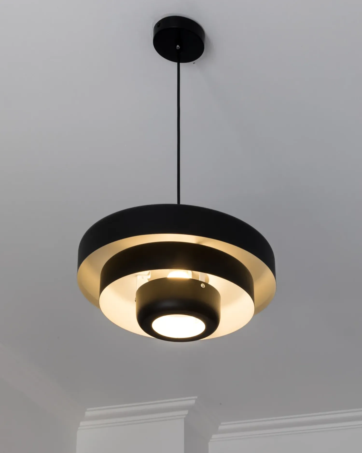 Beliani Lampadario KOLGA Metallo Nero