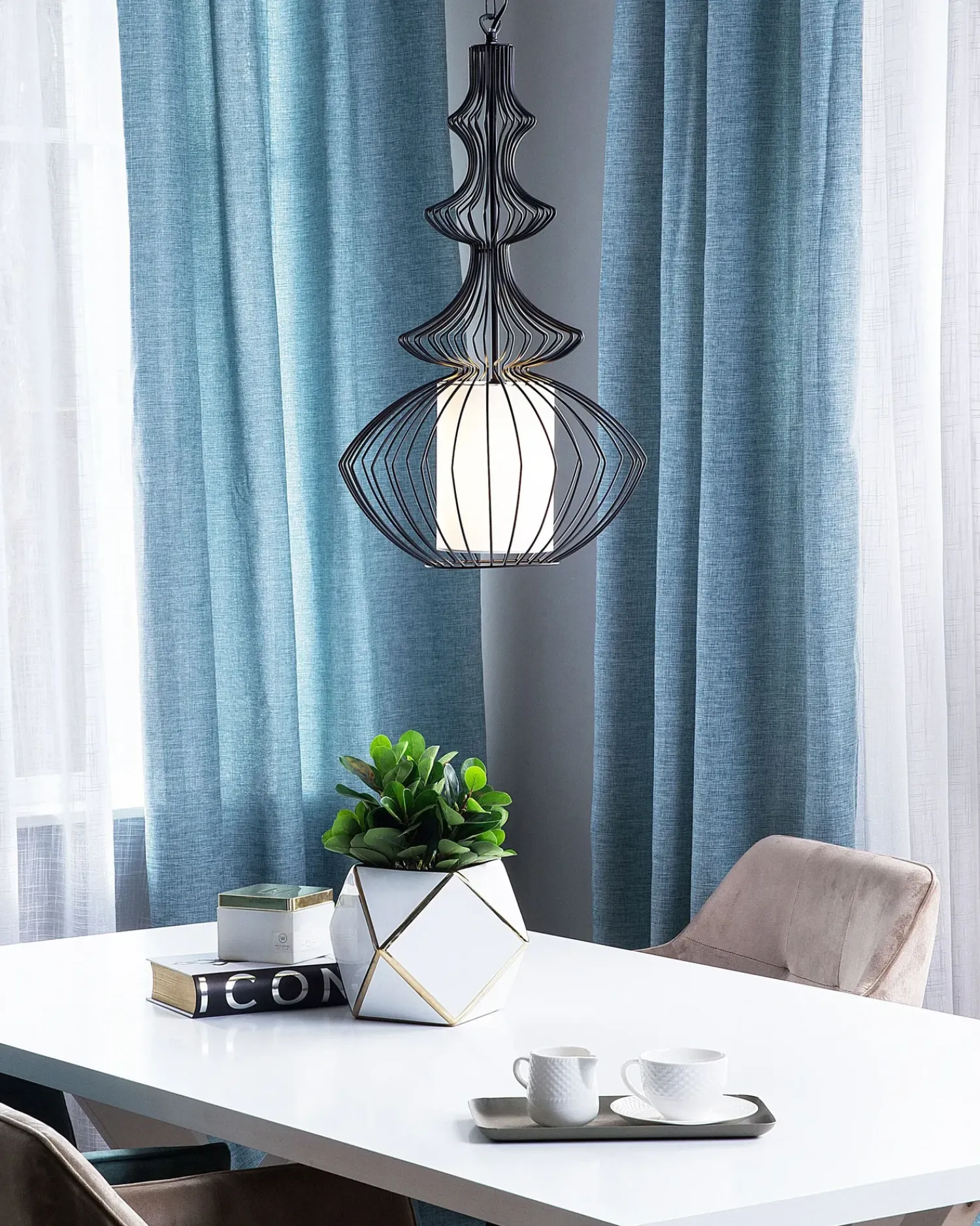 Beliani Lampadario KOLVA Metallo Nero