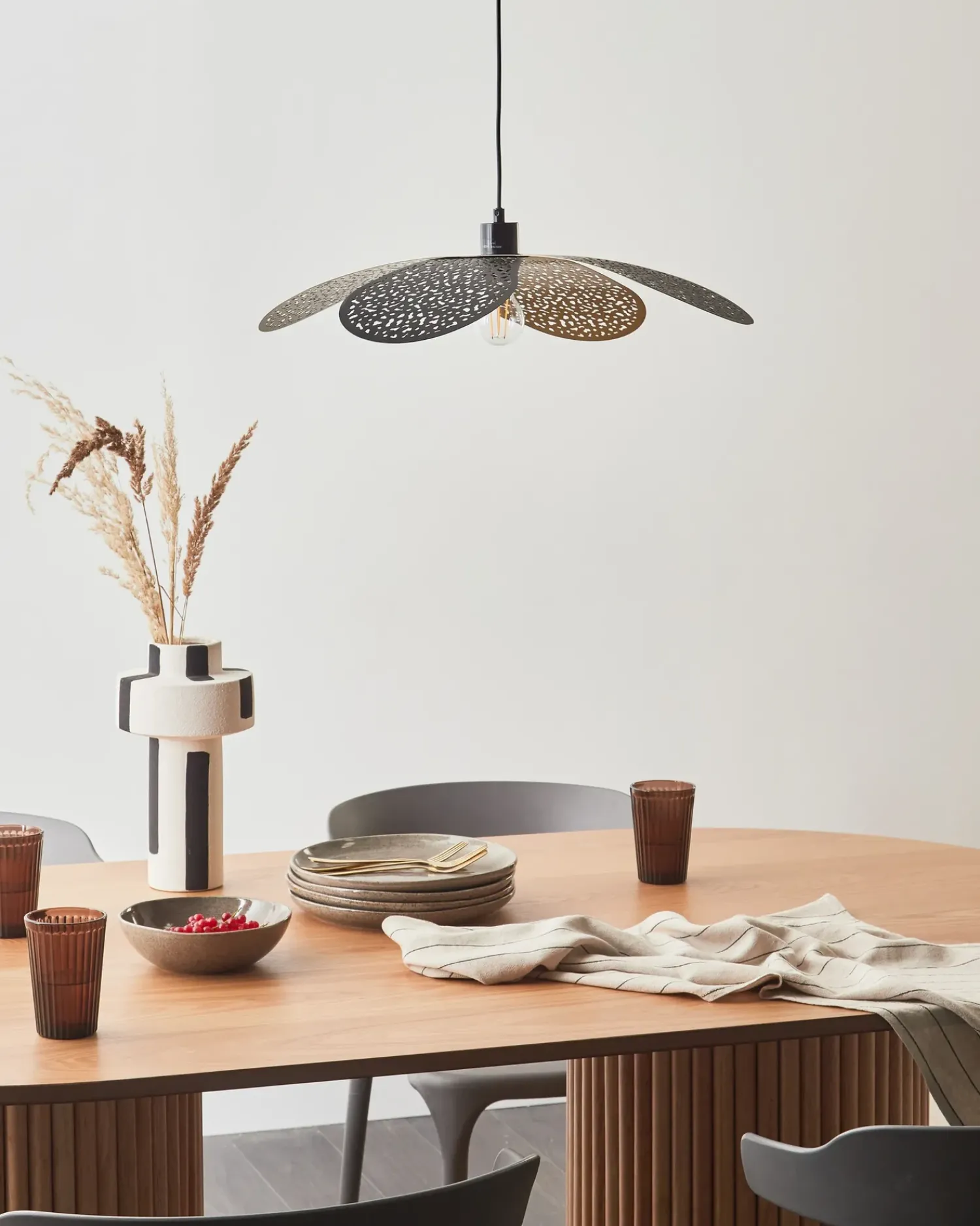 New Beliani Lampadario KOSHI Metallo Nero Nero Oro