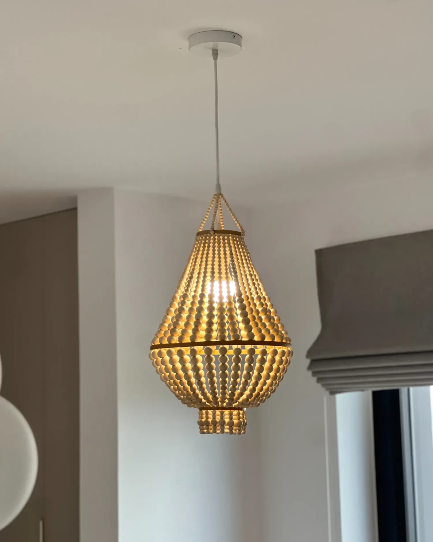 Beliani Lampadario KUMBUKKAN Legno chiaro Marrone