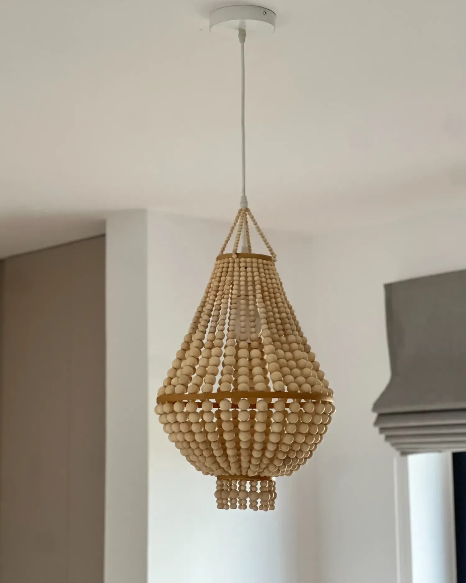 Beliani Lampadario KUMBUKKAN Legno chiaro Marrone