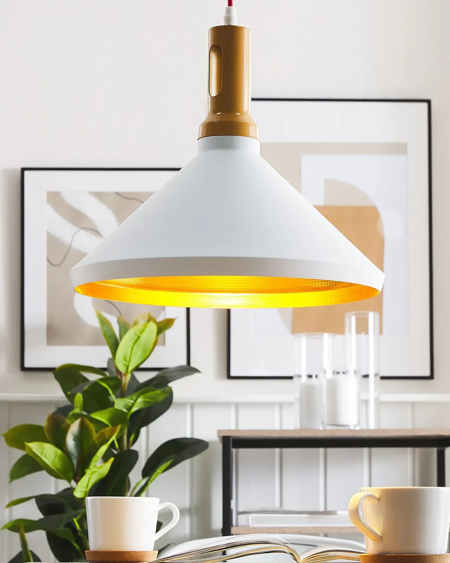 Beliani Lampadario LIARD Metallo Bianco Bianco Oro