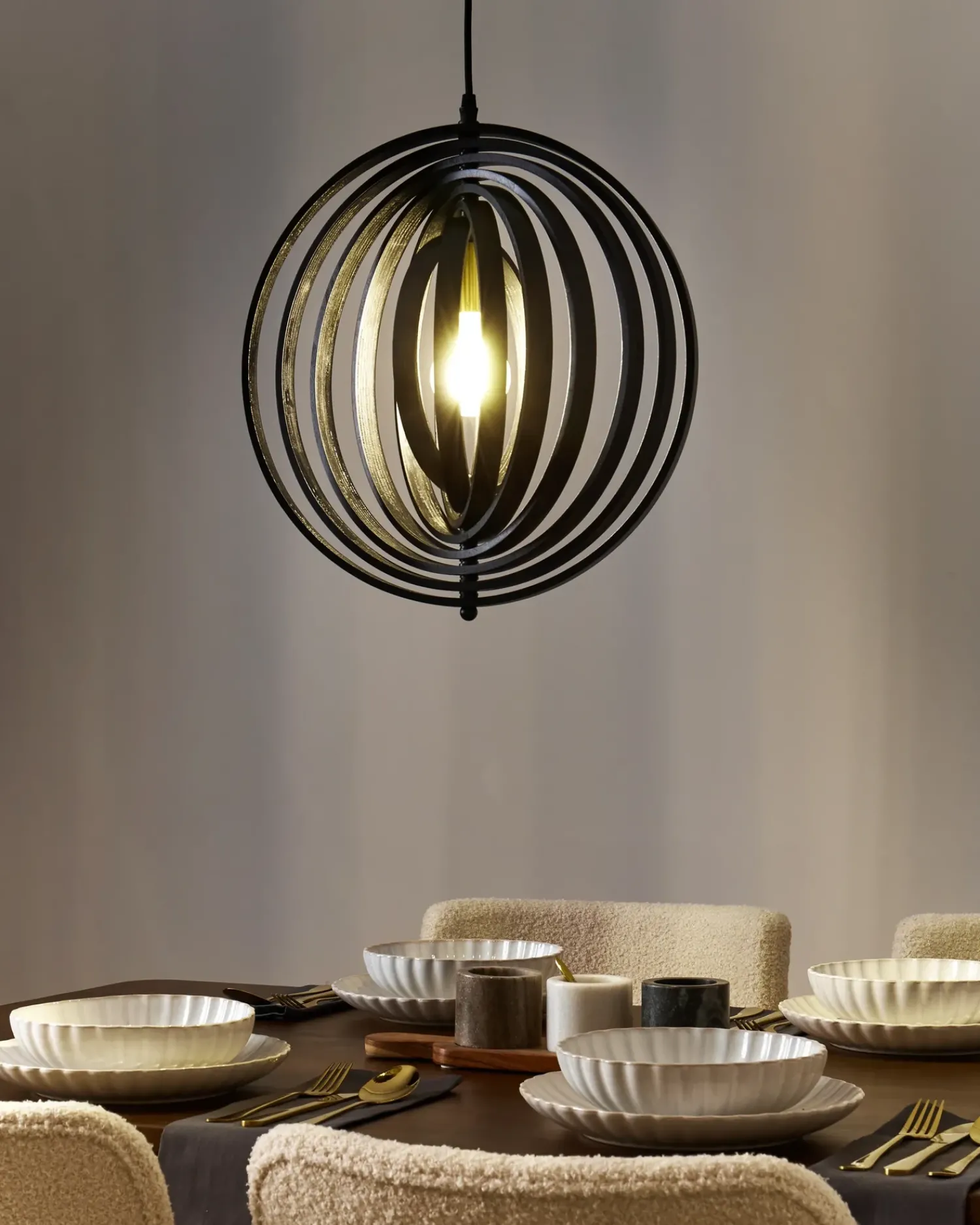 Discount Beliani Lampadario MURRELL Legno di pioppo Nero Bianco Nero