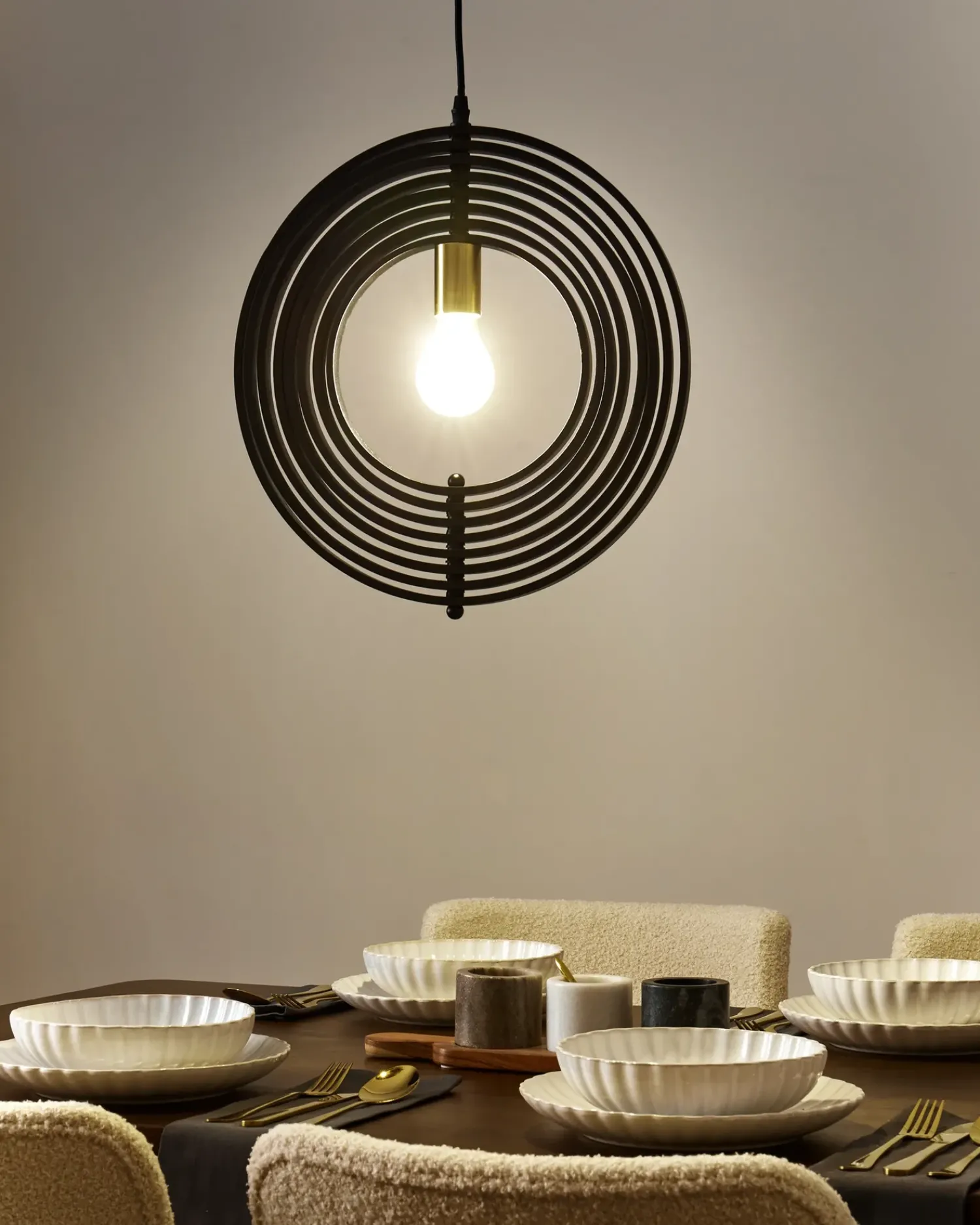Discount Beliani Lampadario MURRELL Legno di pioppo Nero Bianco Nero