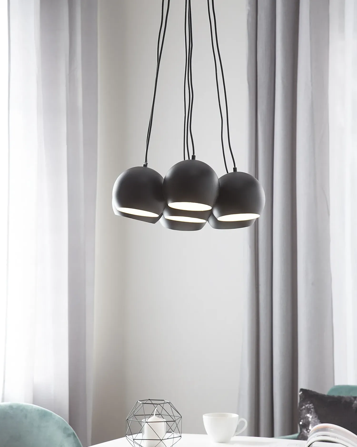 Clearance Beliani Lampadario OLZA Metallo Nero Bianco Nero