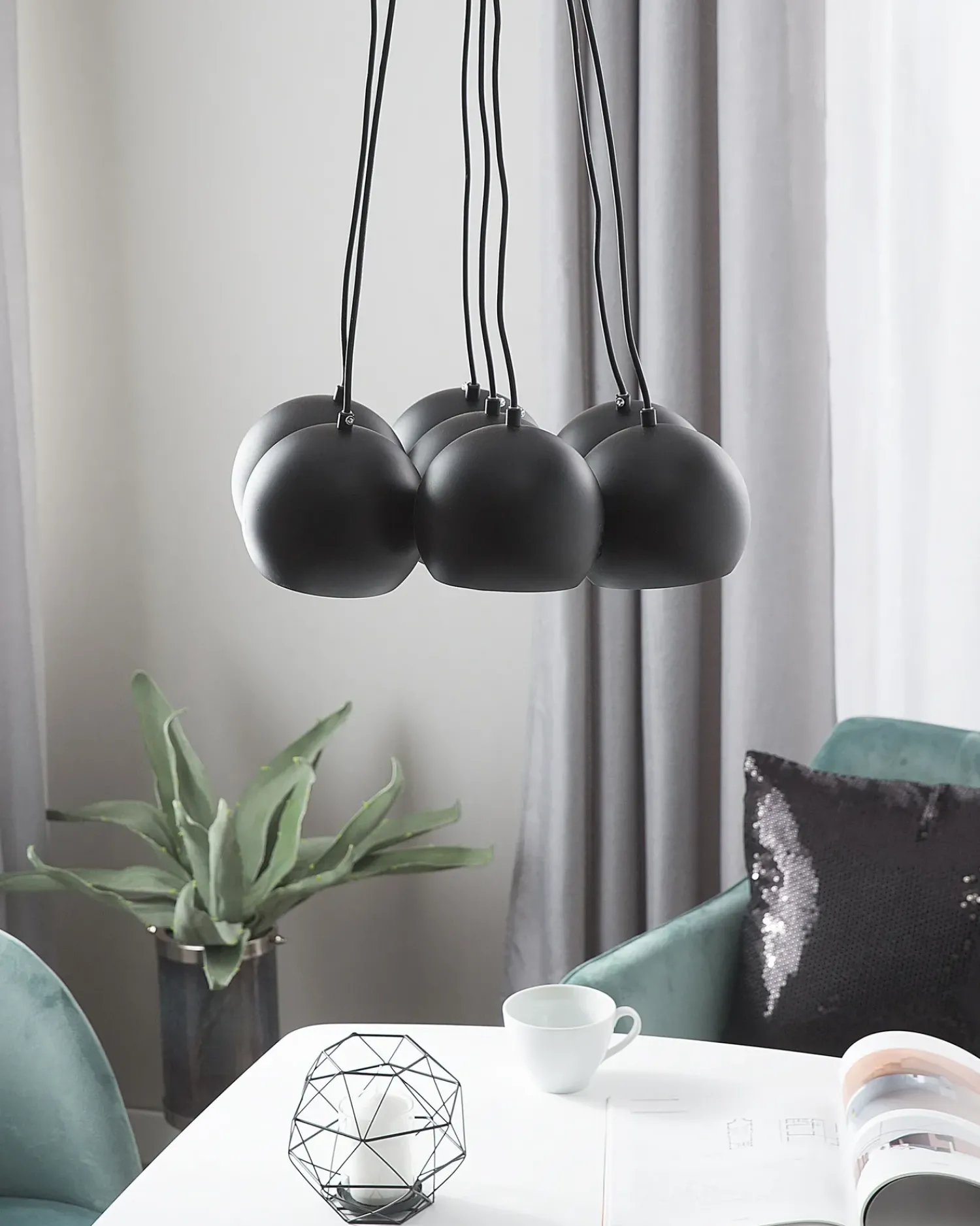 Clearance Beliani Lampadario OLZA Metallo Nero Bianco Nero