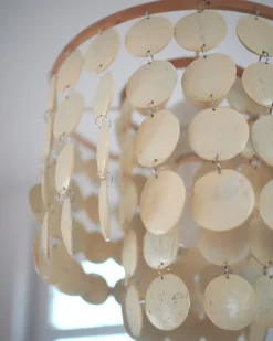 Sale Beliani Lampadario PARANGI Guscio di cocco chiaro Beige