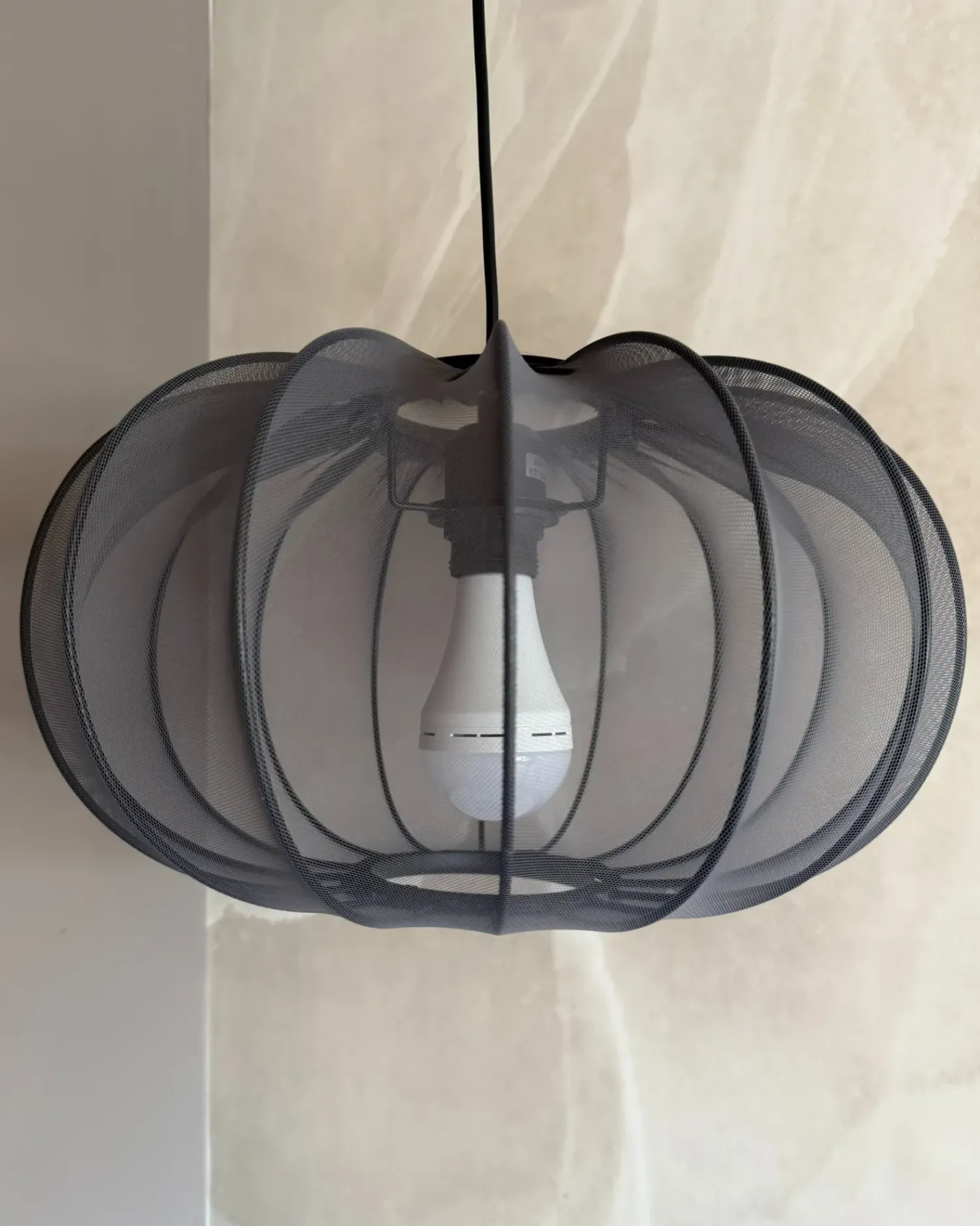 Beliani Lampadario TOCUYO Nero