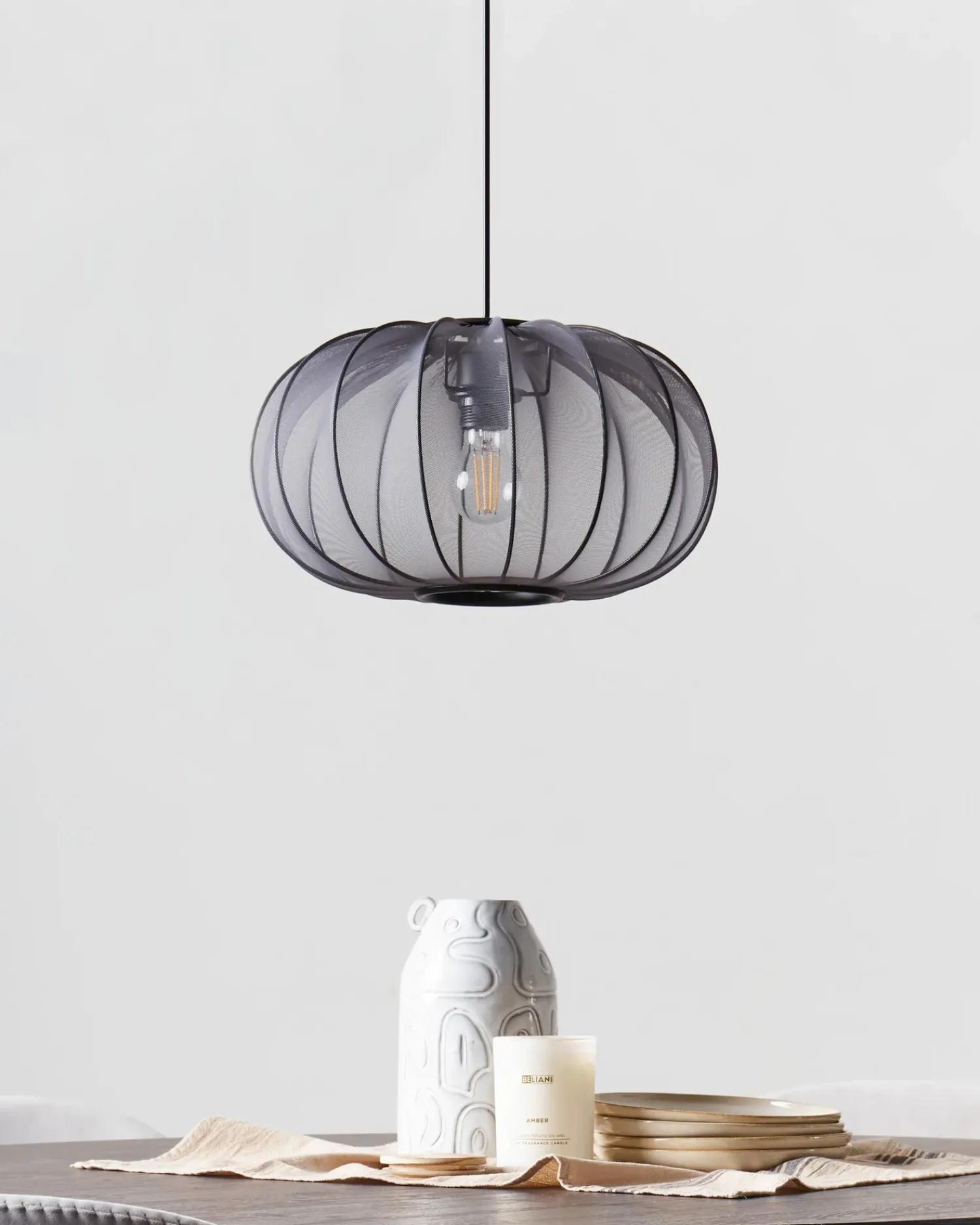Beliani Lampadario TOCUYO Nero