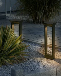 Clearance Beliani Lampione solare da giardino a LED MALDEN con sensore di movimento Nero