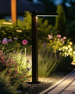 Hot Beliani Lampione solare da giardino a LED PARKERS con sensore di movimento Nero