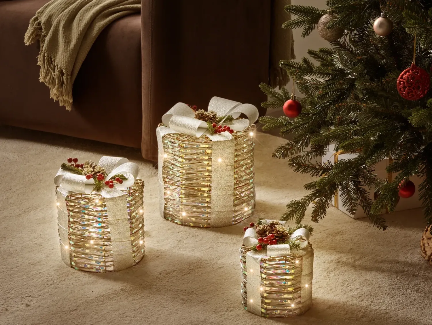 Online Beliani LED JULSO Regali di Natale 20/25/30 cm Argento Argento Multicolore