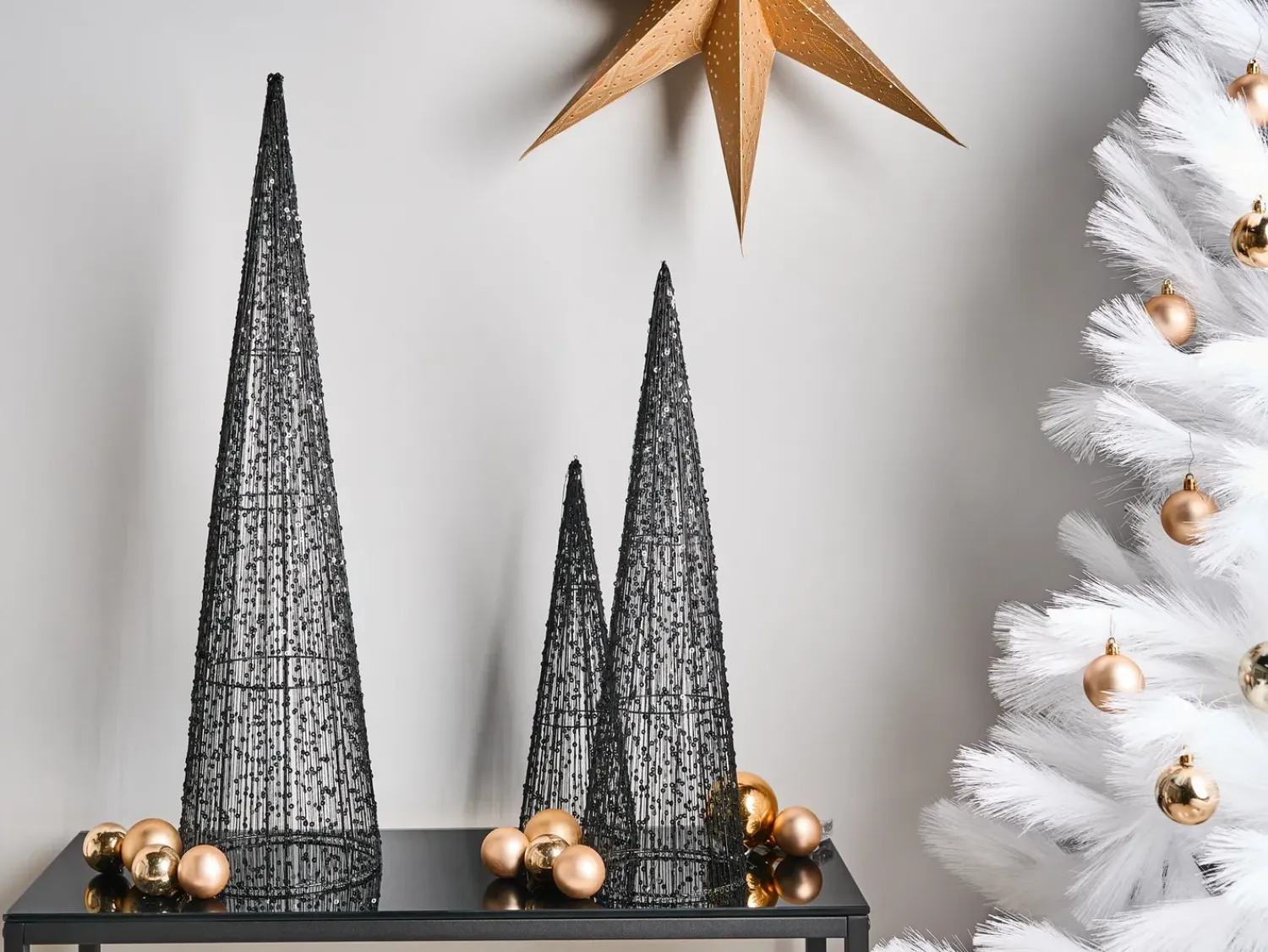 Sale Beliani LED VEJLESO Albero di Natale 40/60/80 cm Nero