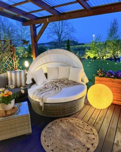 Beliani Lettino da giardino SYLT LUX Rattan sintetico (PE) Grigio Bianco Grigio