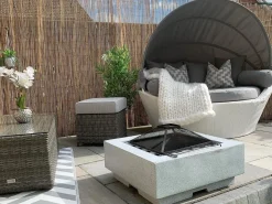 Sale Beliani Lettino da giardino SYLT Rattan sintetico (PE) Bianco Bianco Grigio