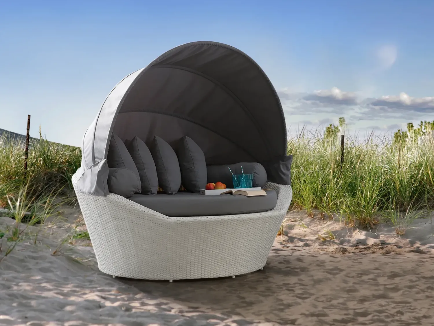 Sale Beliani Lettino da giardino SYLT Rattan sintetico (PE) Bianco Bianco Grigio