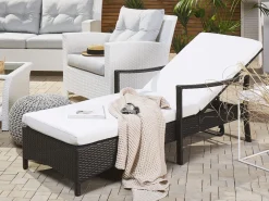 Discount Beliani Lettino Prendisole con Cuscino VASTO Rattan sintetico (PE) Marrone Bianco Marrone
