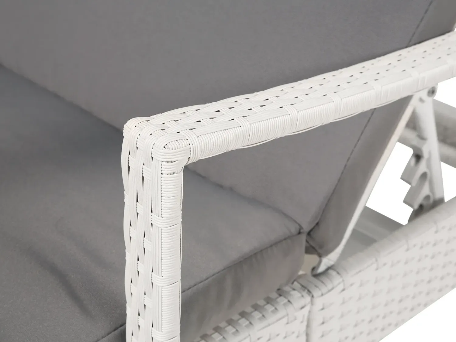 Sale Beliani Lettino Prendisole con Cuscino VASTO Rattan sintetico (PE) Bianco Bianco Grigio