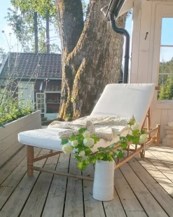 Outlet Beliani Lettino Prendisole con Cuscino LIGURE Bambù Marrone Bianco Marrone