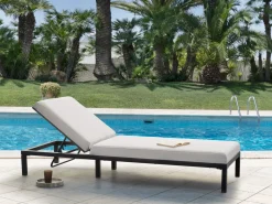 Online Beliani Lettino Prendisole con Cuscino LARIANO Metallo Beige chiaro Beige Nero