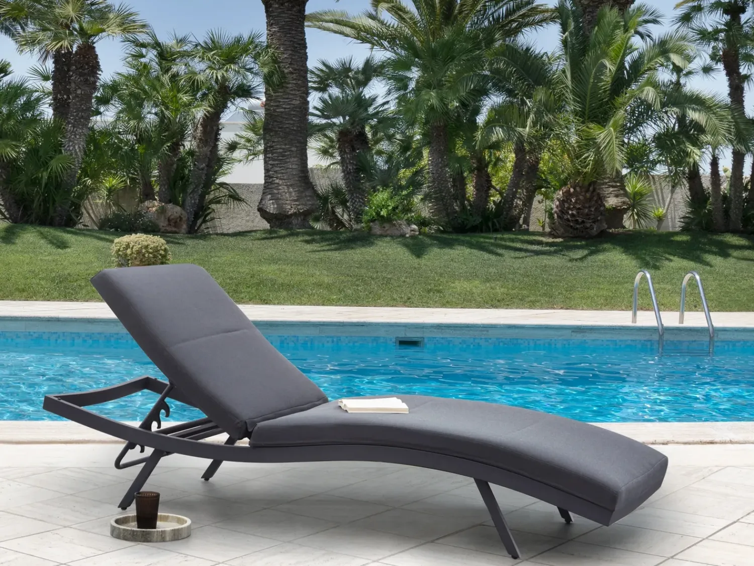 Hot Beliani Lettino Prendisole con Cuscino AMELIA Metallo scuro Grigio
