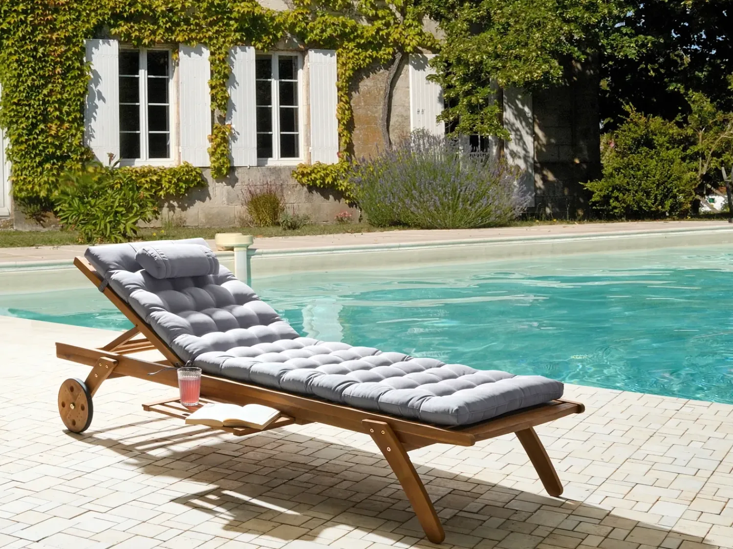 Hot Beliani Lettino Prendisole con Cuscino CESANA PREMIUM Legno d'acacia Grigio chiaro Grigio Marrone
