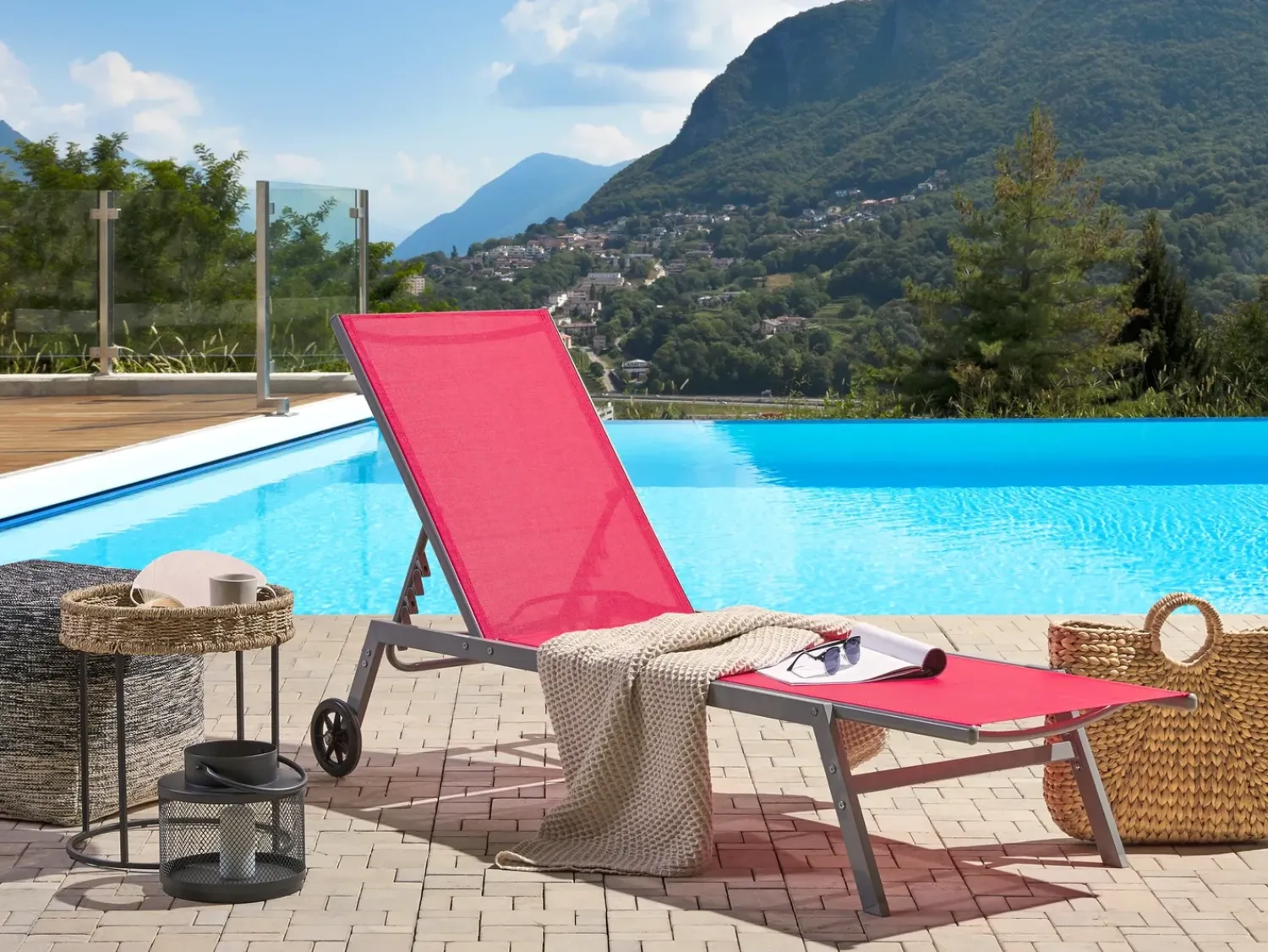 Best Beliani Lettino Prendisole LEVANZO Metallo Rosso Rosso Nero
