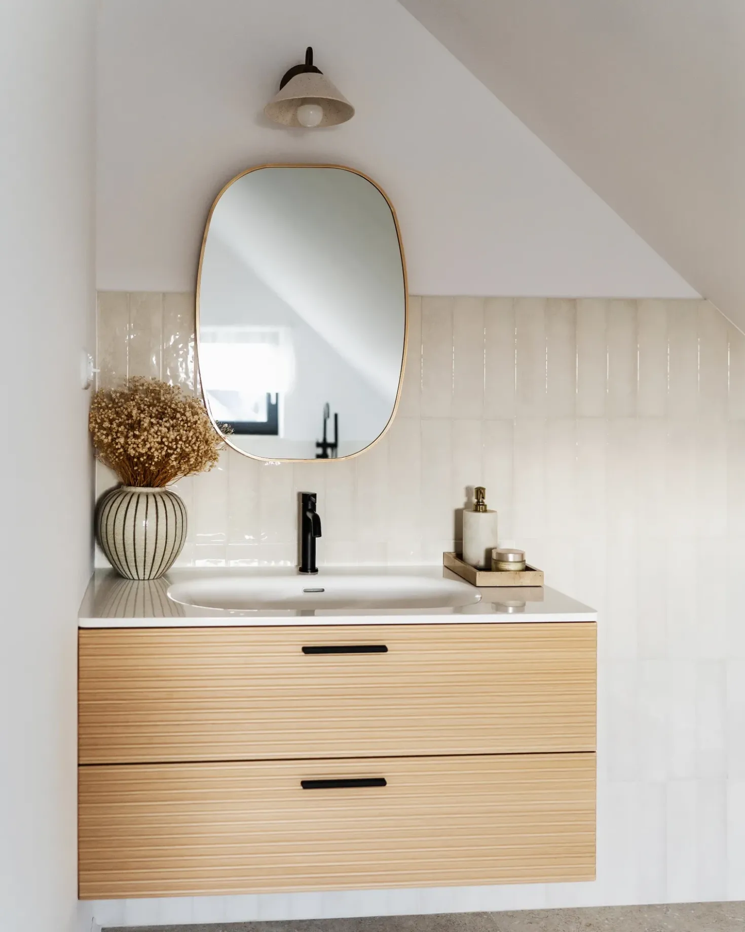 Mobile lavabo a parete con lavabo ARAPA Marrone chiaro