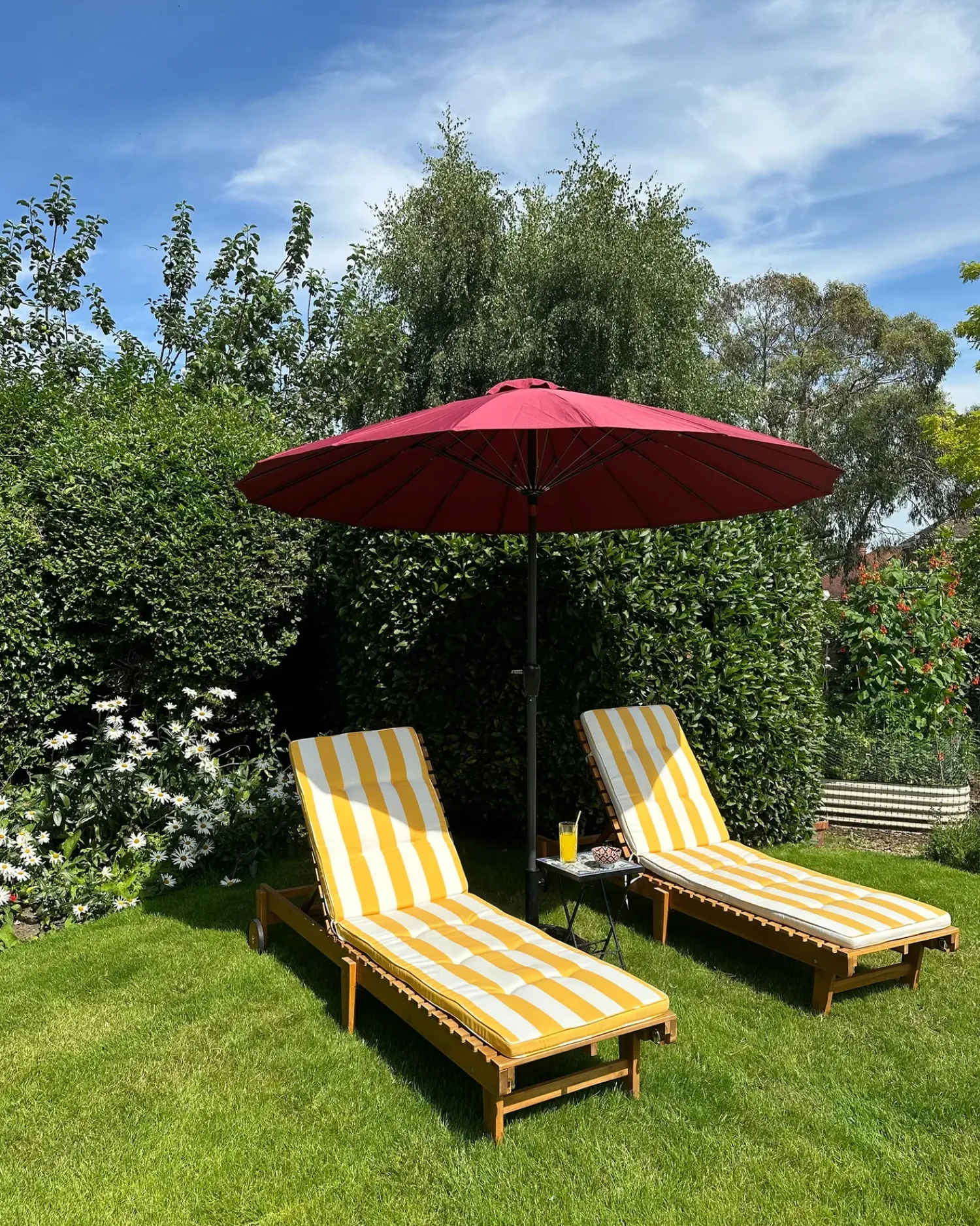 New Beliani Ombrellone da esterno 255 cm BAIA Rosso scuro Rosso Nero