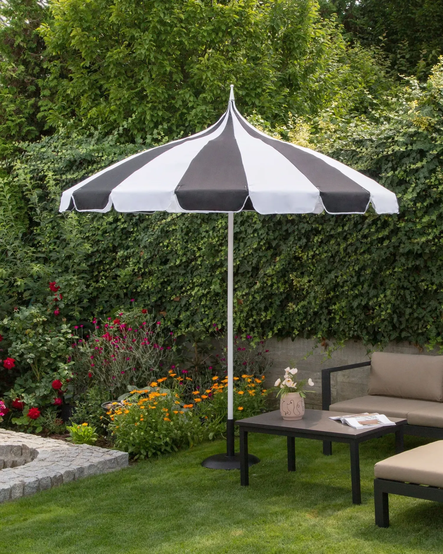 Best Beliani Ombrellone da esterno 245 cm MINOA Nero/Bianco Bianco Nero