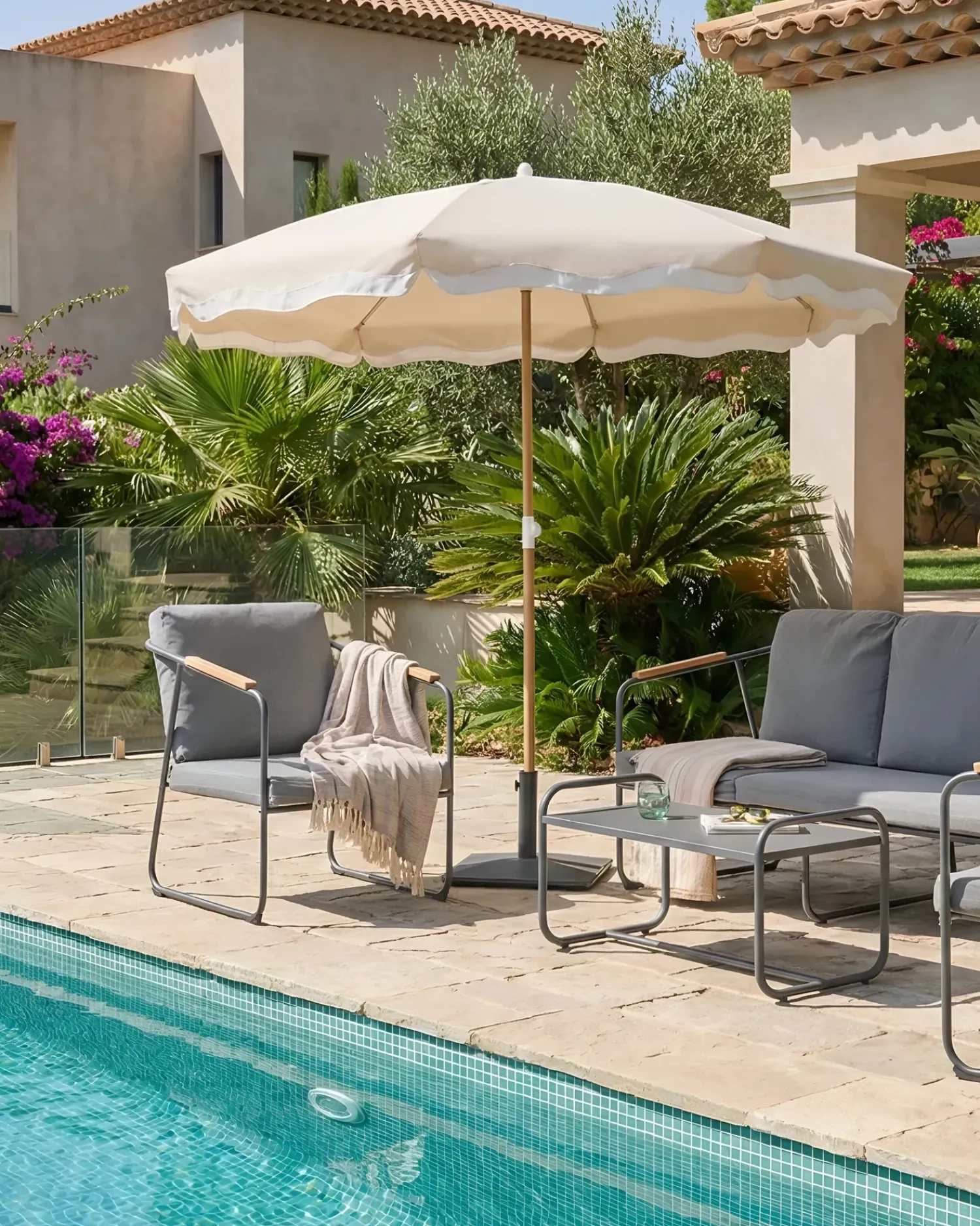 Outlet Beliani Ombrellone da esterno 232 cm SESTRIERE Beige Bianco Beige Marrone