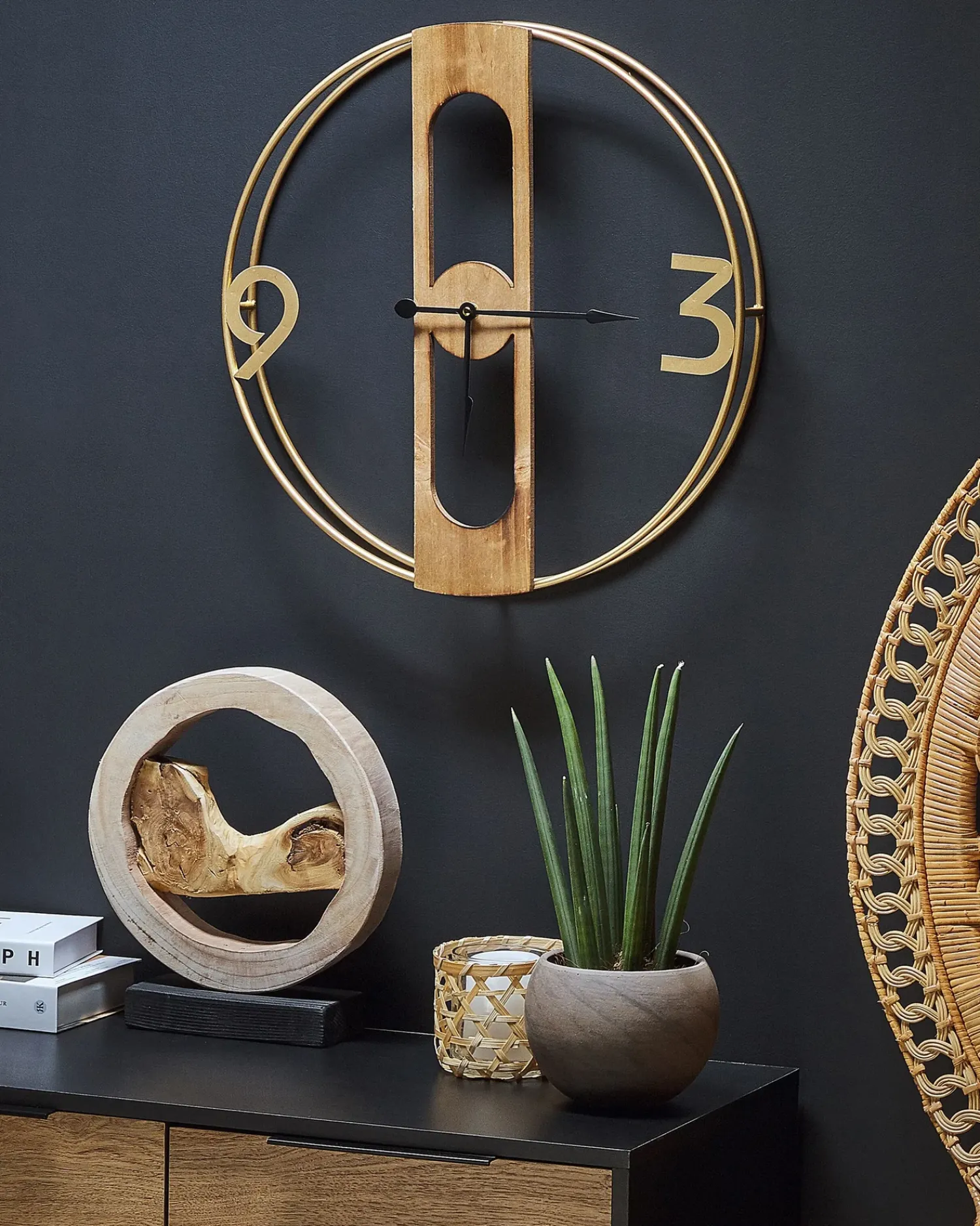 Outlet Beliani Orologio da parete MULHOUSE 50 cm Marrone