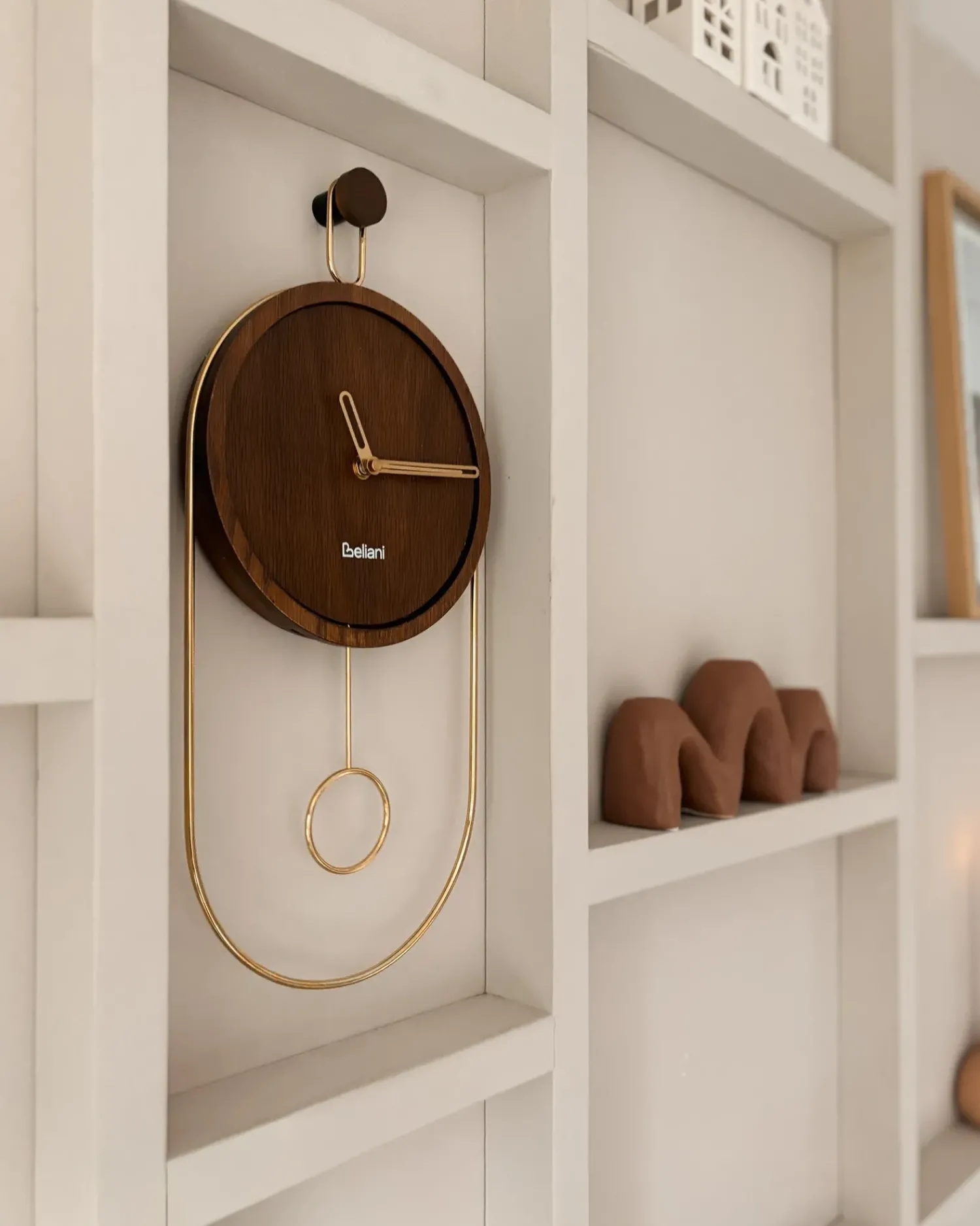 Beliani Orologio da parete SIERRE 20 cm Marrone scuro Marrone Oro