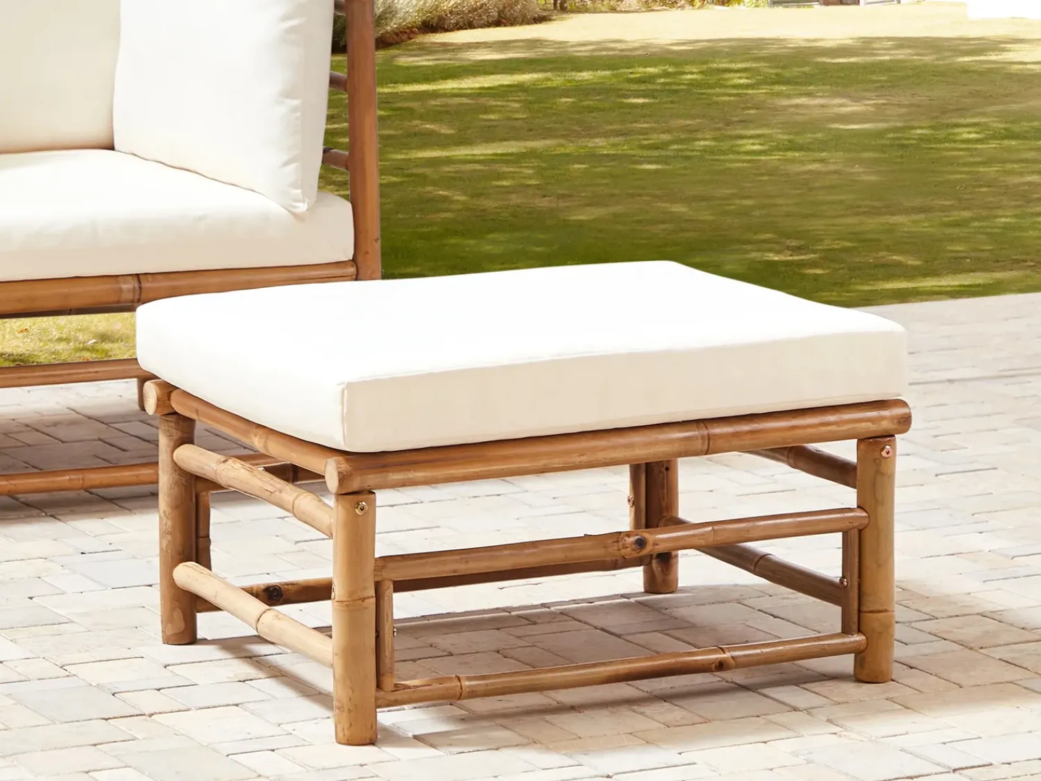 Clearance Beliani Ottomana da giardino CERRETO Bambù Bianco sporco Bianco Marrone