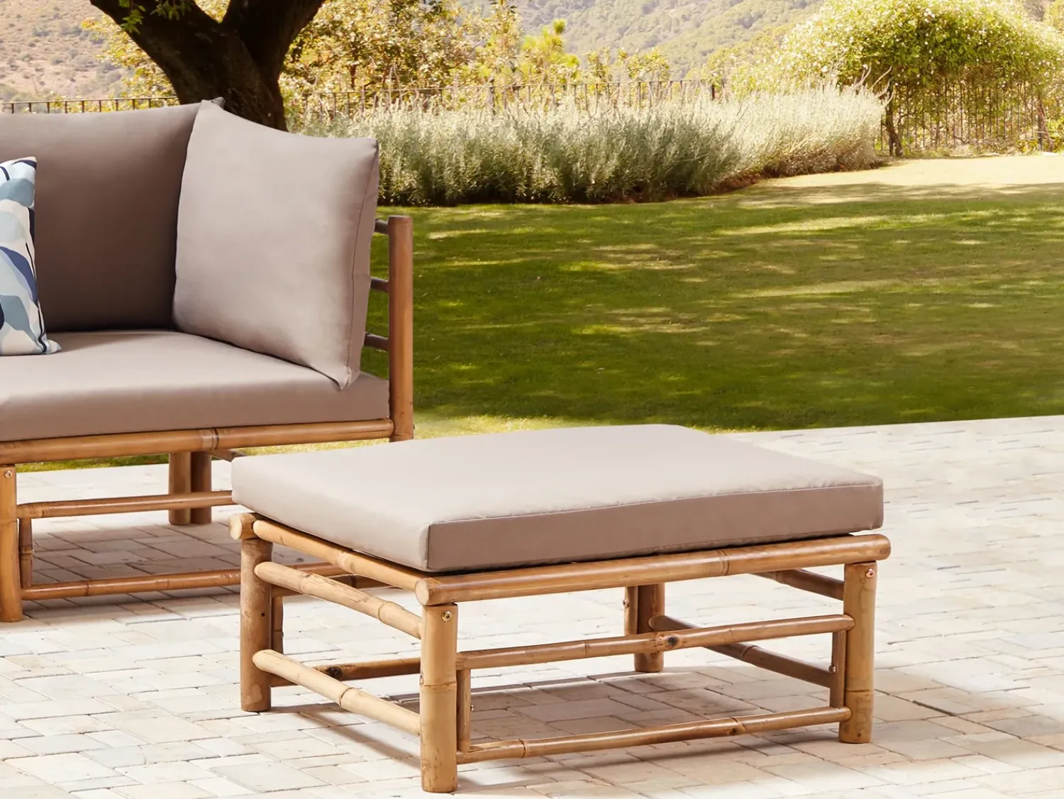 New Beliani Ottomana da giardino CERRETO Bambù Tortora Beige Marrone Grigio