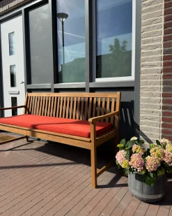 New Beliani Panca da giardino con cuscino VIVARA 180 cm Legno di acacia certificato Rosso scuro Rosso Marrone