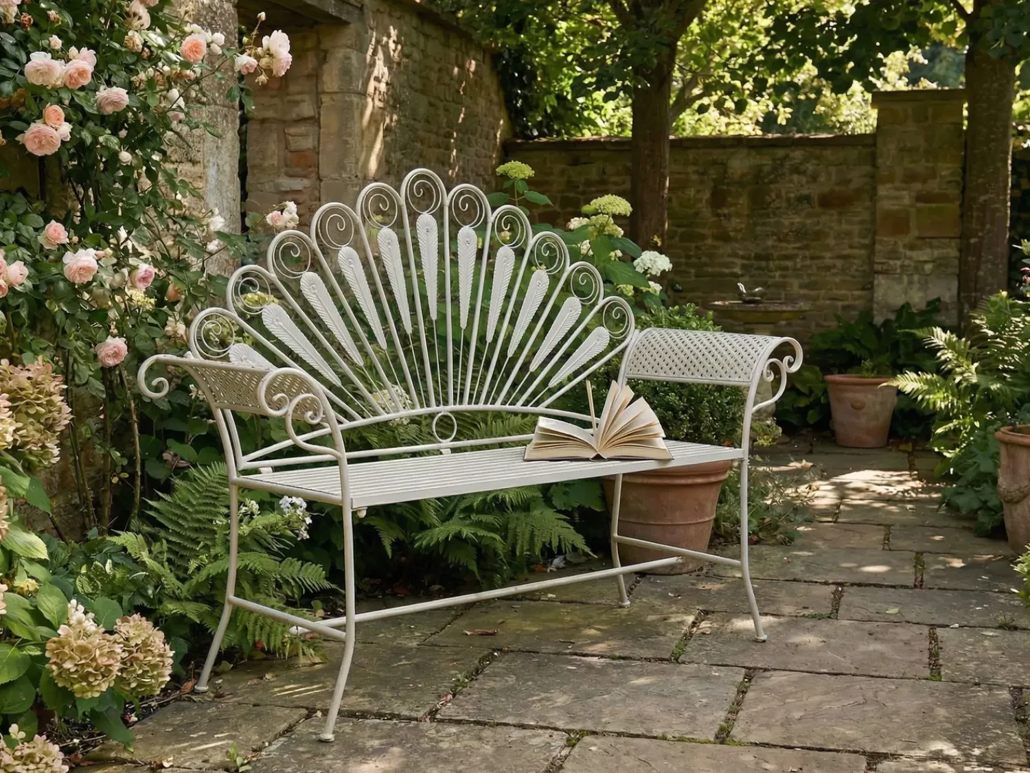 Outlet Beliani PAVIA 146 cm Metallo sporco Bianco